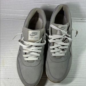 Nike Air Max Men's Light Gray Sneakers SKU 705282-005 USED ( not box)